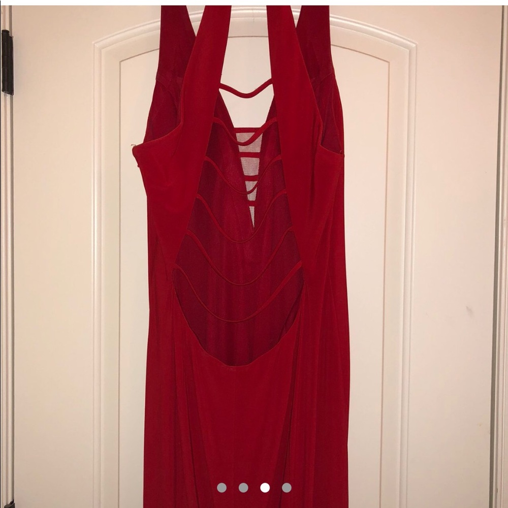Red Gown - Picture 4 of 4
